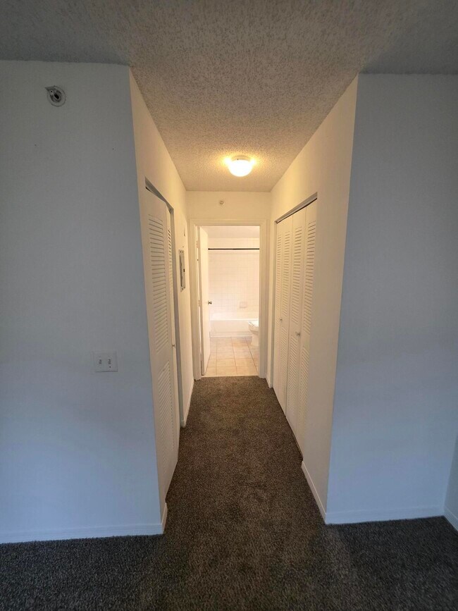 Building Photo - 4175 N Haverhill Rd