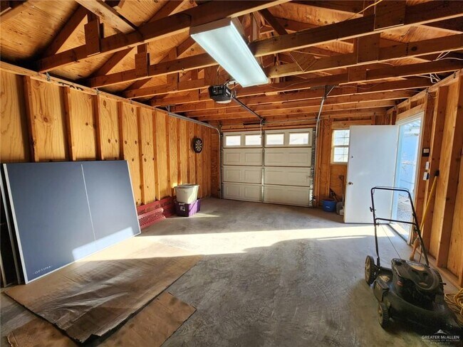 Building Photo - 22 Laurel Ave