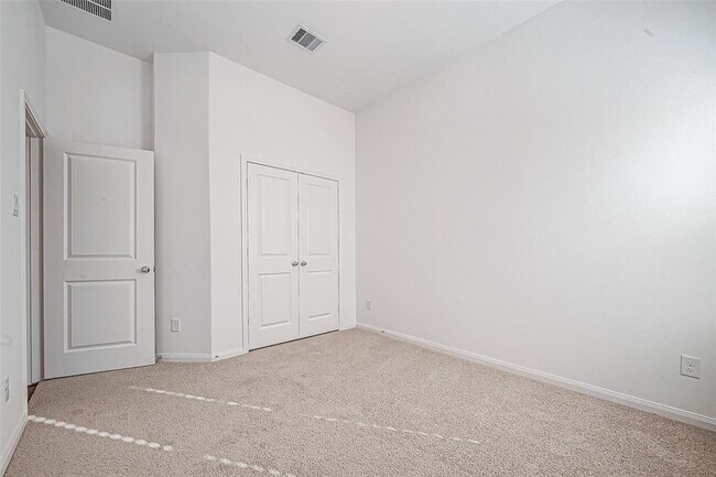 Building Photo - 3926 Sugardale St