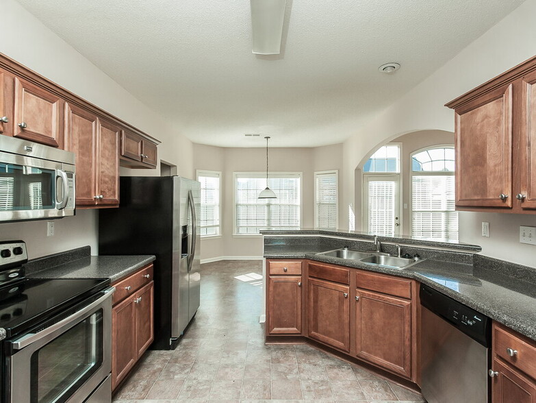 Building Photo - 1625 Blackalder Cove
