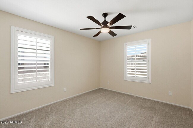 Building Photo - 1006 S Deerfield Ln