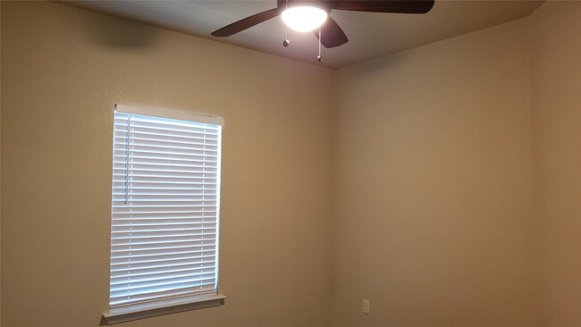 Building Photo - 152 Samuel Dr