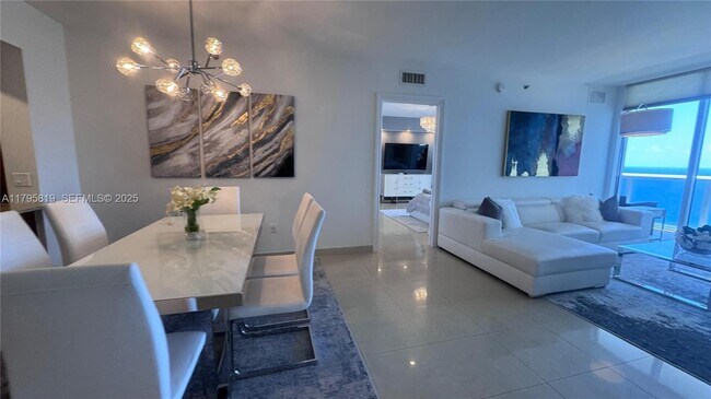 Building Photo - 1830 S Ocean Dr