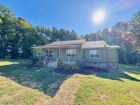 Building Photo - The Home You’ve Been Searching For!