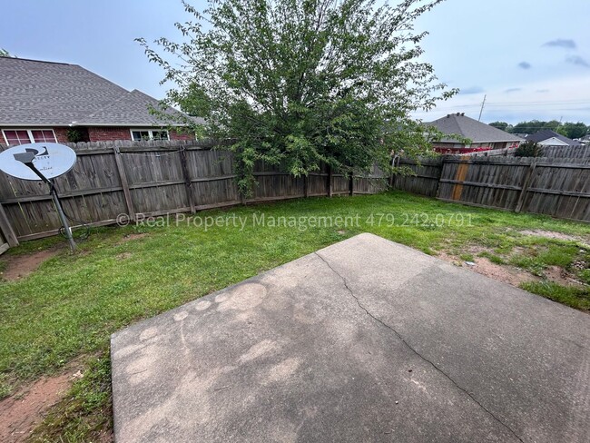 Building Photo - 1003 Trenton Dr