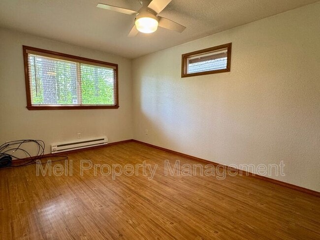 Building Photo - 231 Dogleg Pl