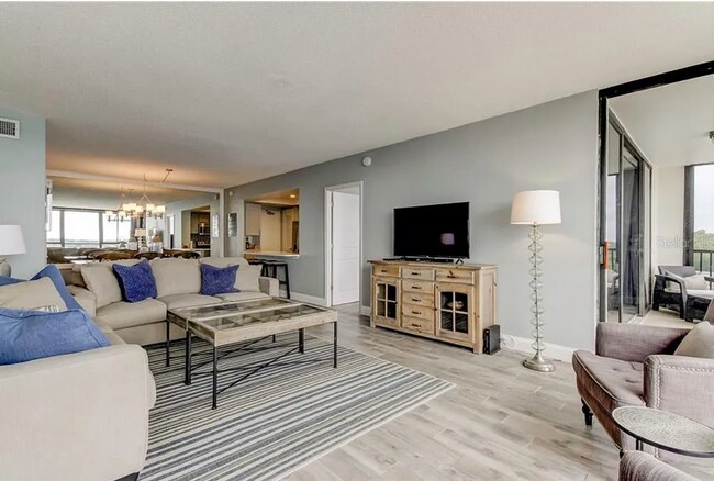 Building Photo - LONG TERM - FULLY FURNISHED 2/2 Open water...