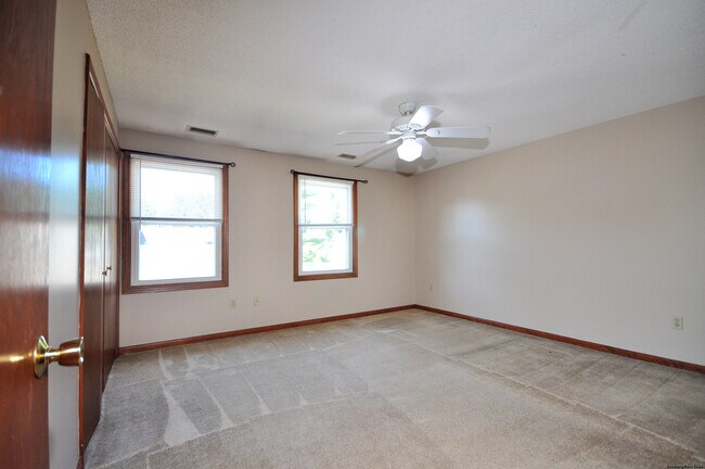 Building Photo - 3 St Marc Cir