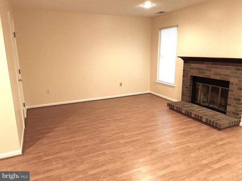 Building Photo - 27 Beacon Hill Way