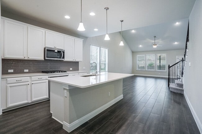 Building Photo - 15915 Durian St