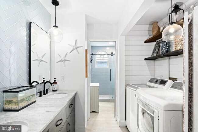 Building Photo - 536 W Montgomery Ave