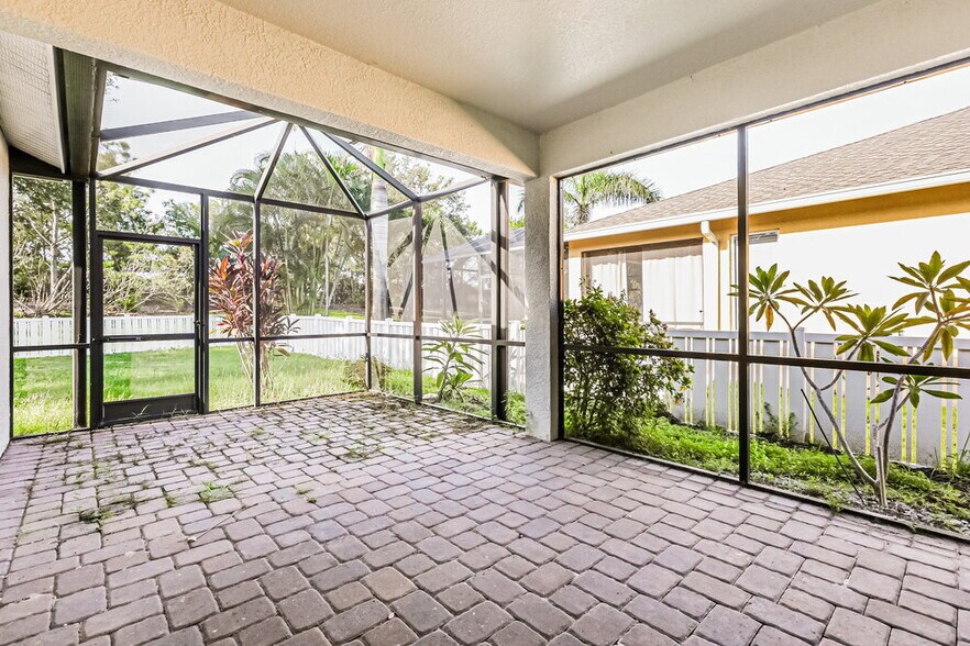 Building Photo - 11826 Forest Park Cir