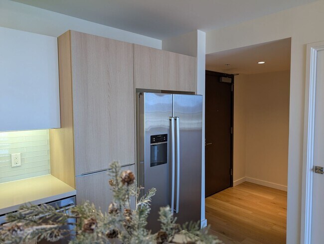 Building Photo - Sweeping Ocean Views at Symphony, 2 Bed, 2...