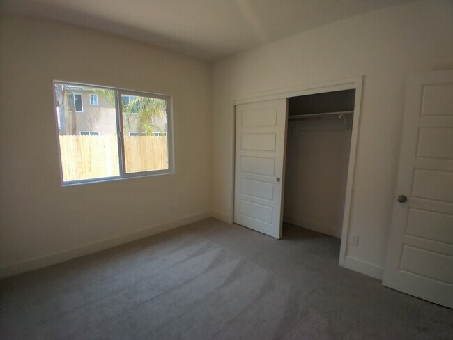 Building Photo - 5855 E Pitt Ave