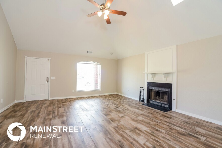 Building Photo - 2604 Briarcliff Dr