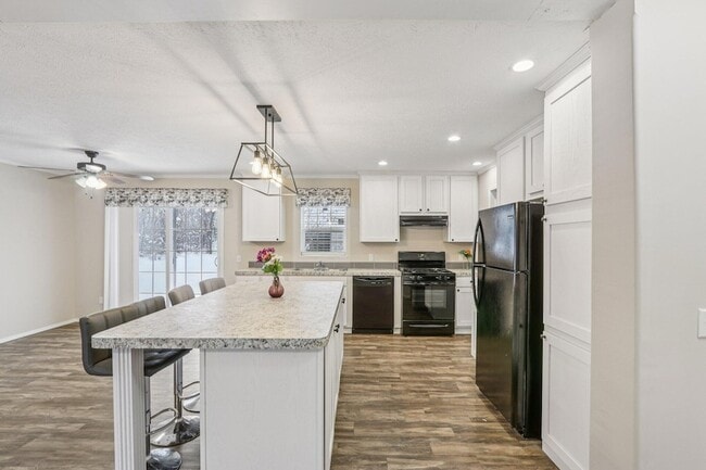 Building Photo - 4704 47th Ave