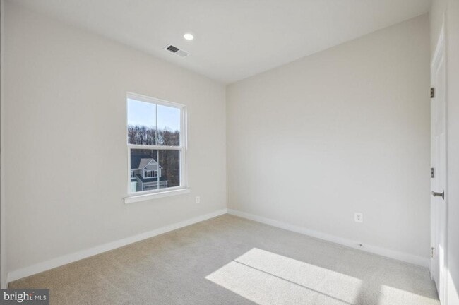 Building Photo - 223 Avalon Dr