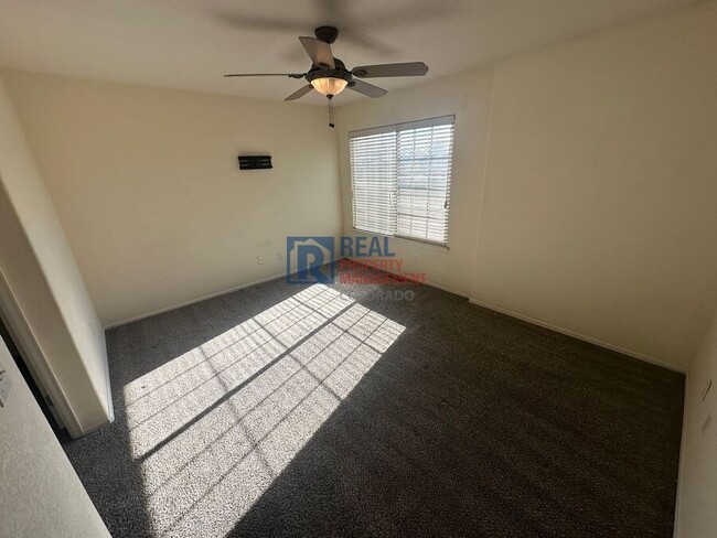 Building Photo - 1381 S Cathay Ct