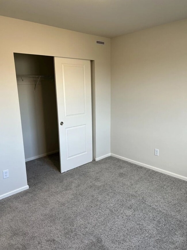 Building Photo - Enormous Two-Story Home- Available January 9th