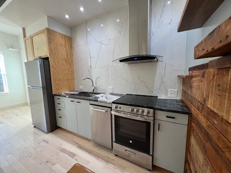 Building Photo - 2019 S Beechwood St