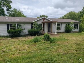 Building Photo - 2714 S Westport Rd