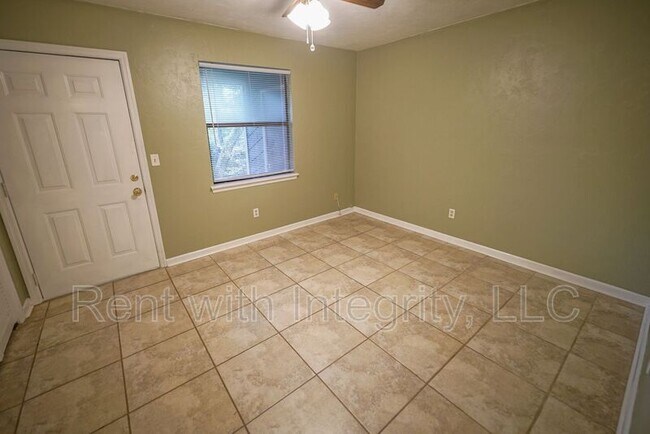 Building Photo - 2100 Continental Ave