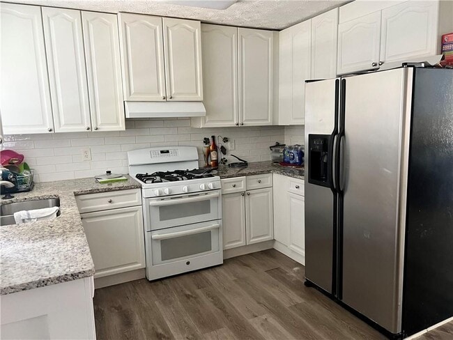 Building Photo - 4648 Candlewyck Way