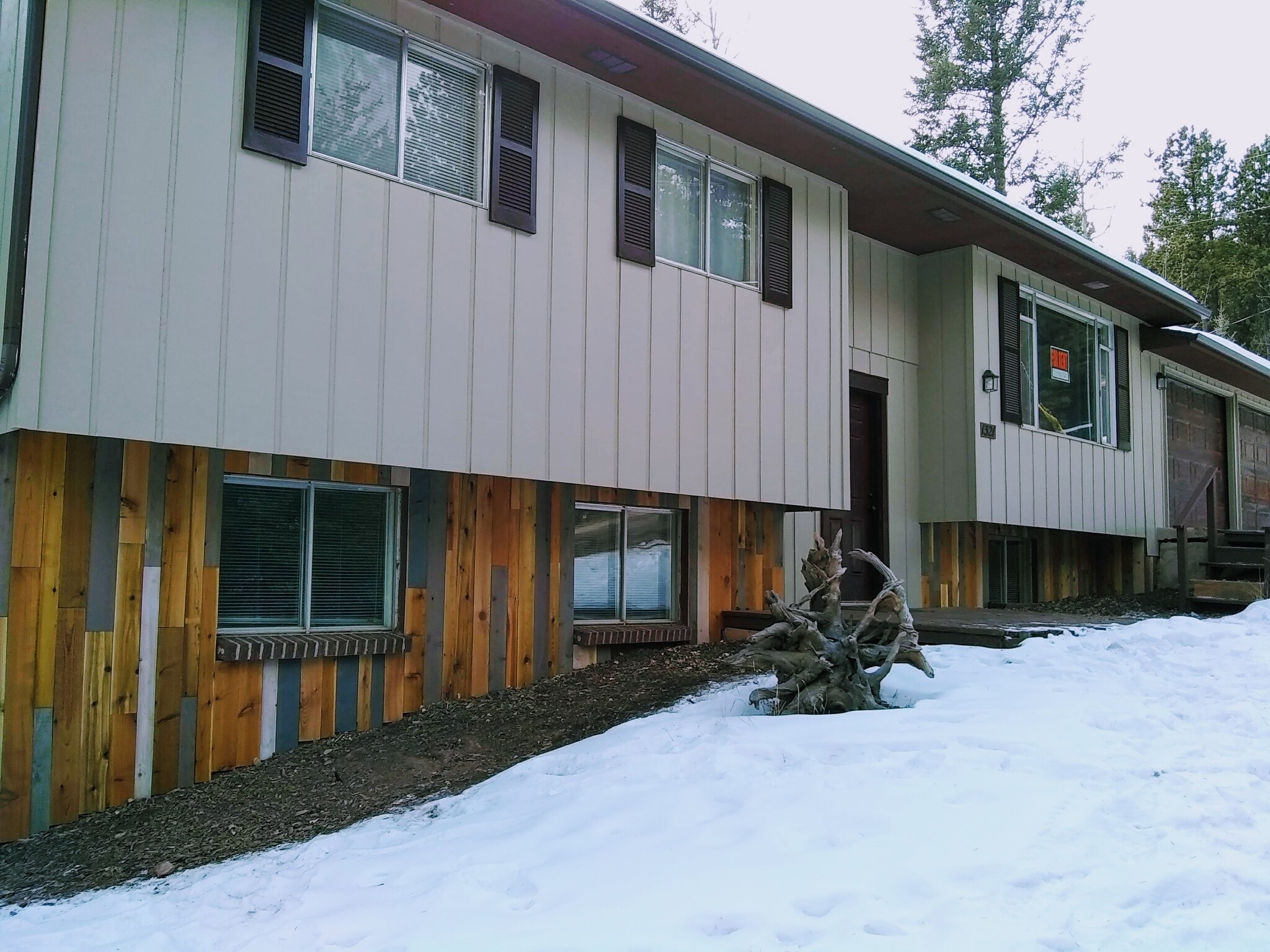 Front. Two car oversized garage with workshop. Flat driveway. - 1321 Browning Avenue