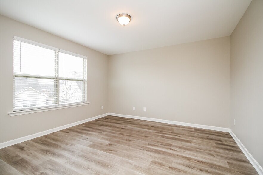 Building Photo - 3002 Aruna Ct