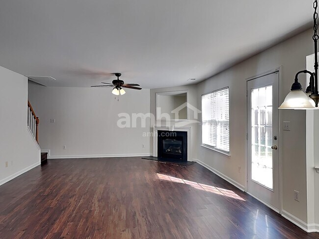 Building Photo - 126 Elrosa Rd