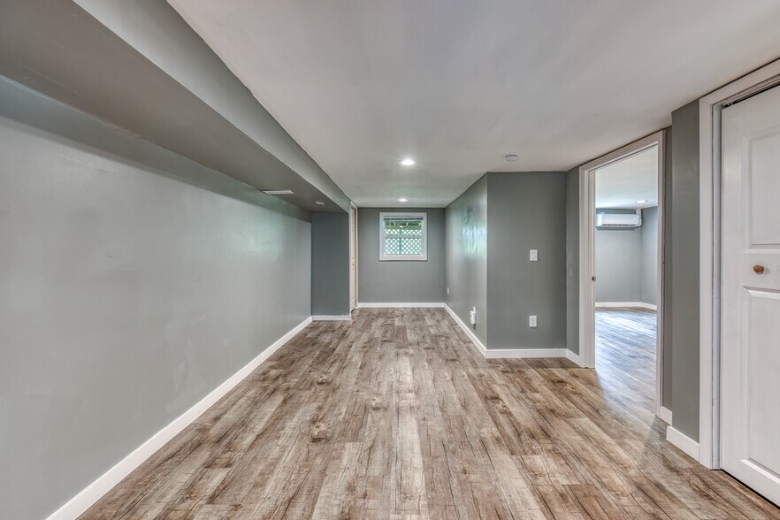 Building Photo - 8202 Westland Dr