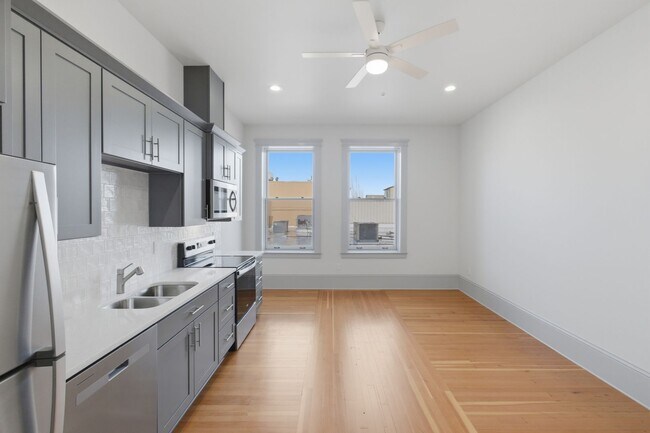 Building Photo - WINTER SPECIAL - NEWLY RENOVATED DOWNTOWN SALEM STUDIO