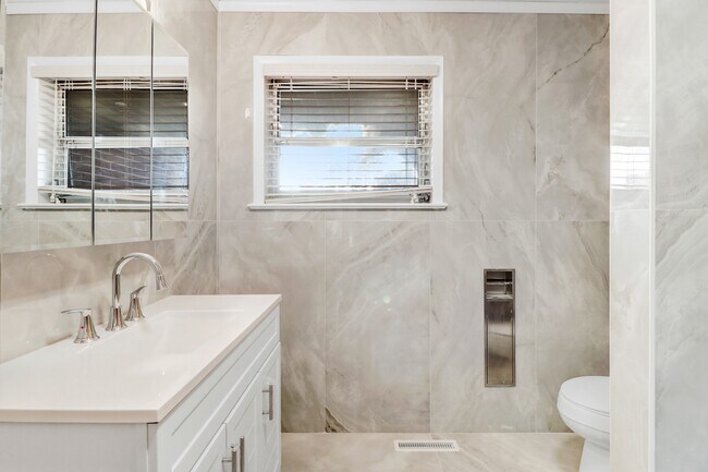 Building Photo - 2703 Langston Dr