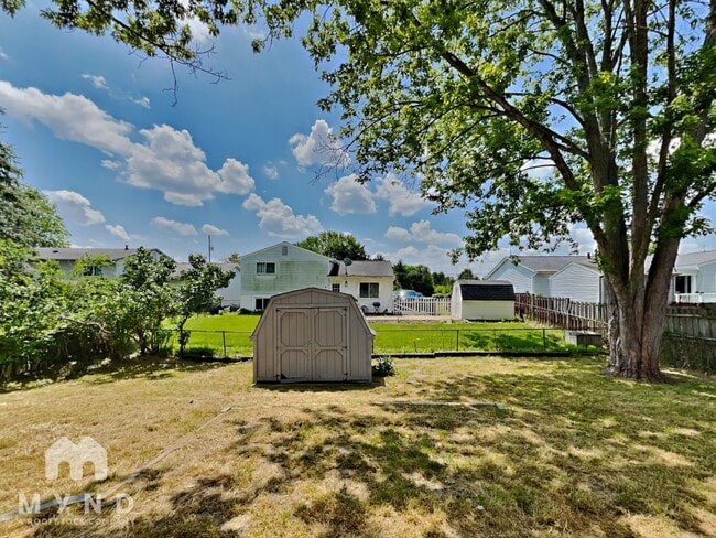 Building Photo - 384 Parkdale Dr
