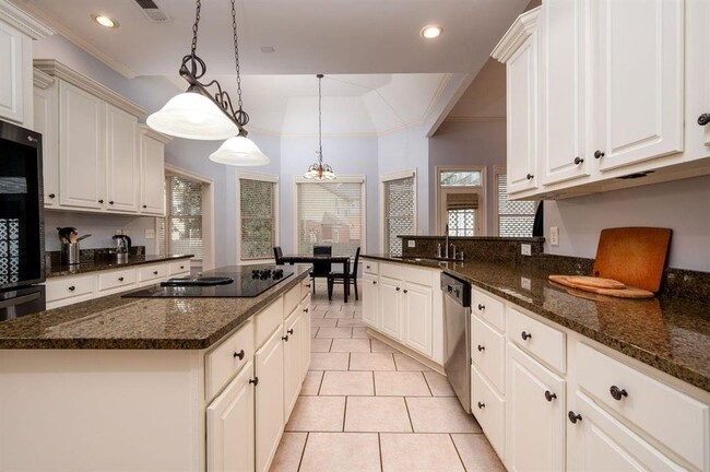 Building Photo - 10180 Wynmanor Dr