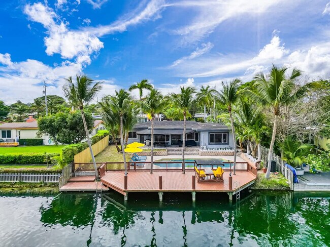 Building Photo - 1712 NE 18th Ave