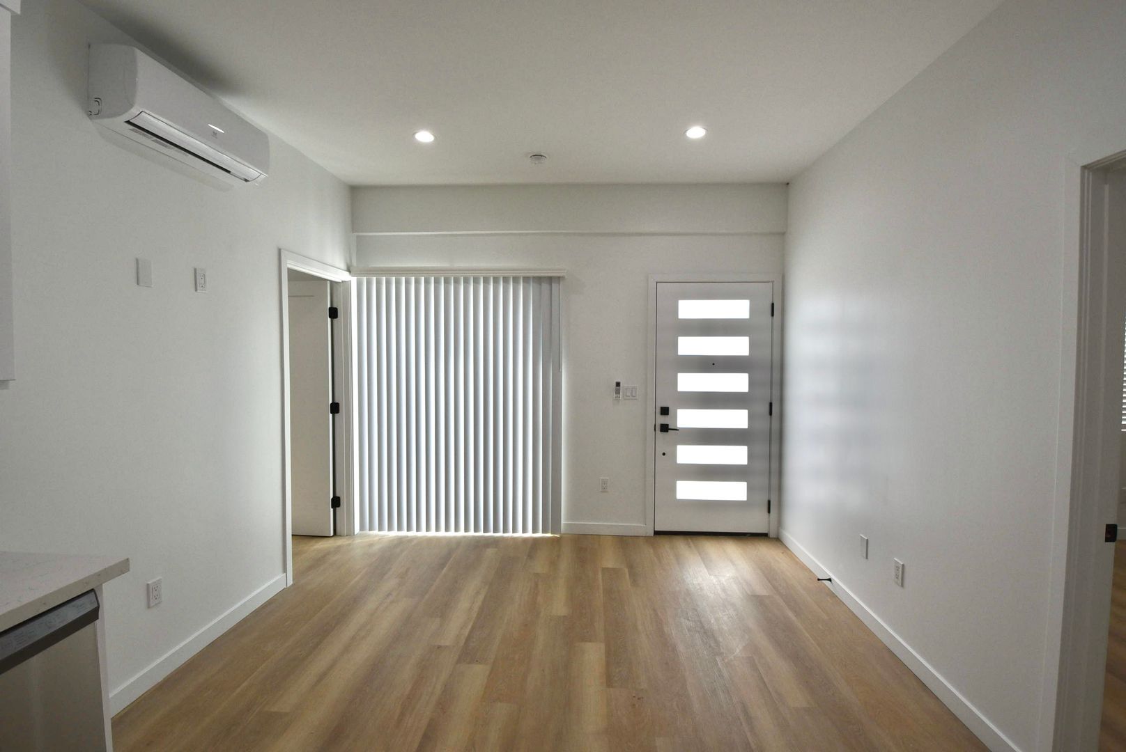 Building Photo - 6152 Woodman Ave