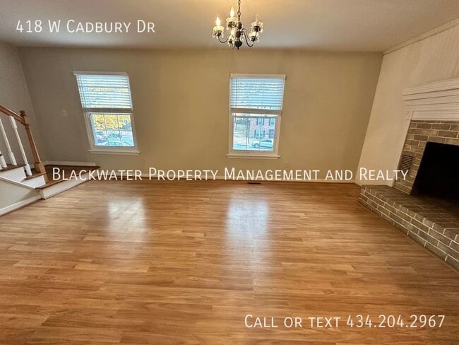 Building Photo - 3 Bedroom Townhome in Georgetown Forest! W...