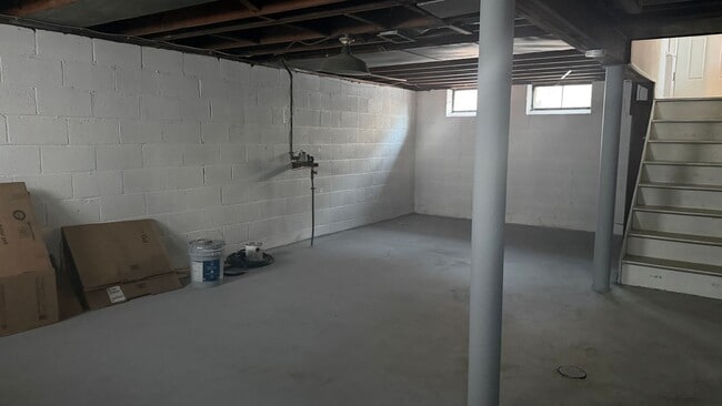 Building Photo - 3 bd 1.5 bath downtown Willoughby