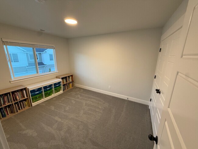 Building Photo - 4239 W 1960 N