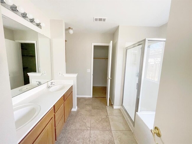 Building Photo - 104 Cattail Cove