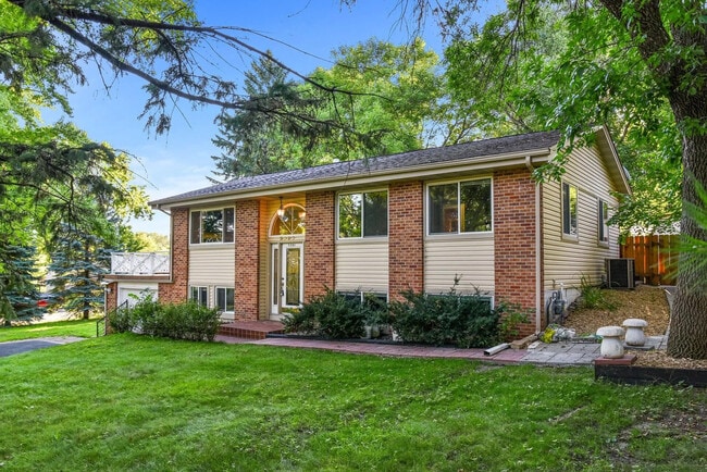 Building Photo - 3301 Shepherd Hills Dr