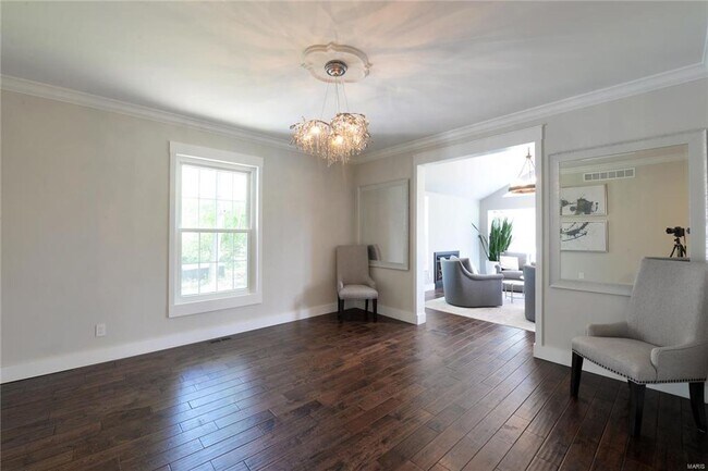 Building Photo - 1306 S Geyer Rd