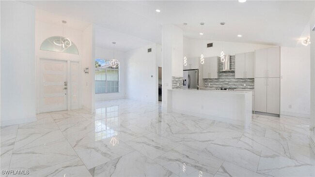 Building Photo - 3590 10th Ave NE