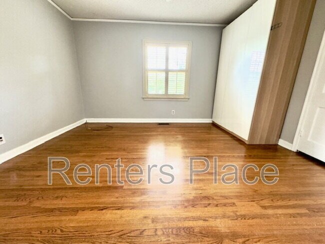 Building Photo - 2127 S Delaware Ct
