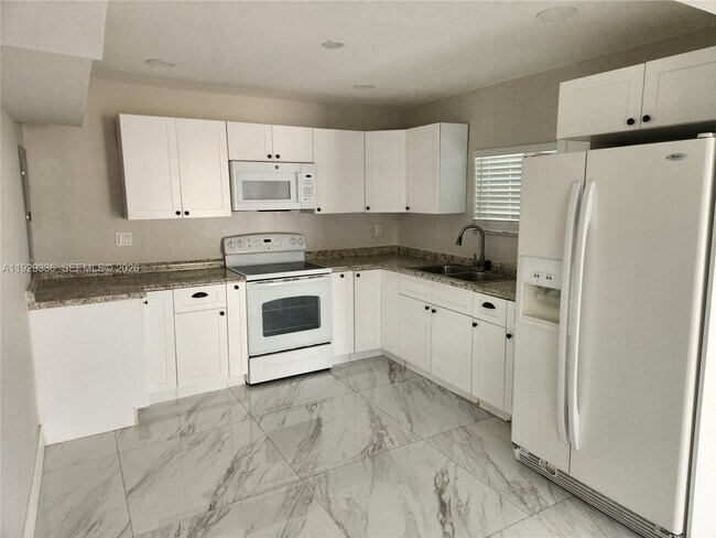 Building Photo - 342 E 46th St