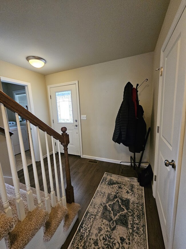 Building Photo - 213 Jonathan Ln