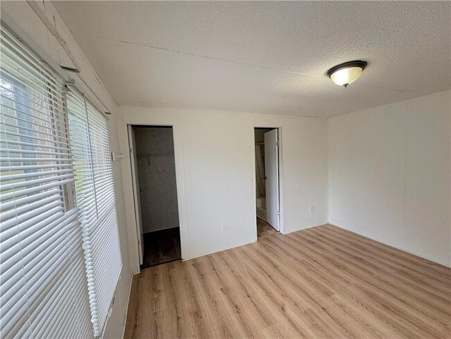 Building Photo - 1560 Grindle Bridge Rd