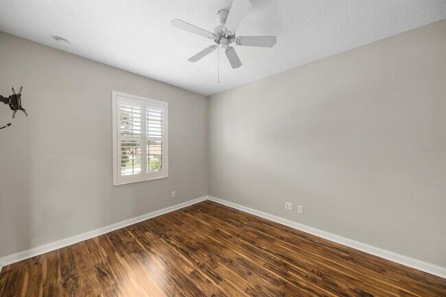 Building Photo - 1633 Napoli Dr W