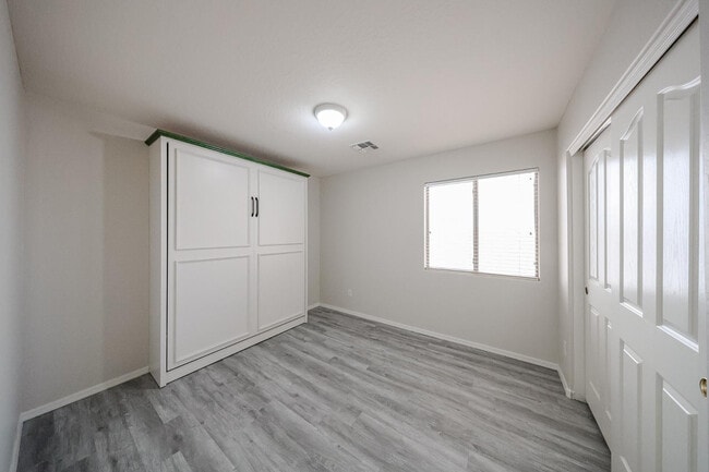 Building Photo - 16034 W Winchcomb Dr